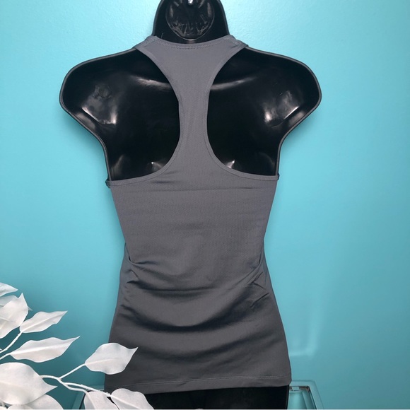 ⭐️NEW⭐️Nike Dri-Fit Women’s Race Back Tank Top - Picture 3 of 9
